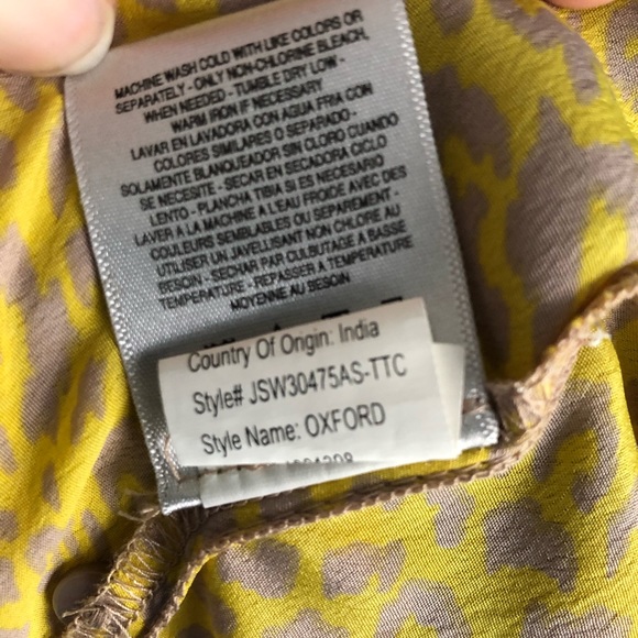 🆕Jessica Simpson• Leopard Button Up - Picture 10 of 10